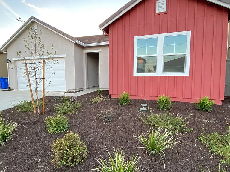 4989 Gold Rush Dr — Photo 1