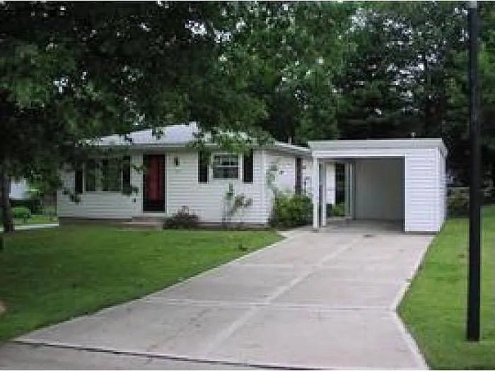62 Plum Tree Dr photo 1