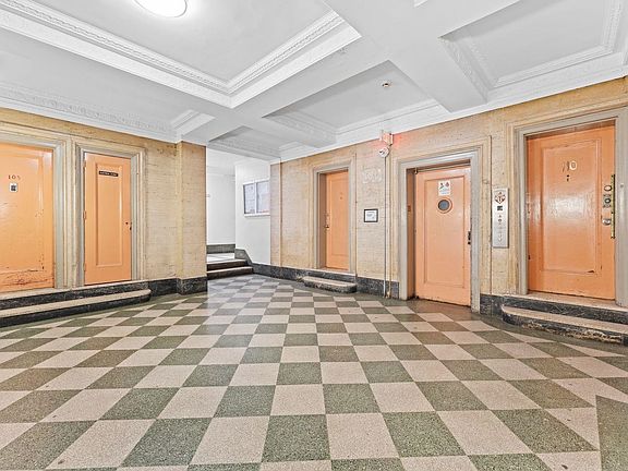 5th image of 270 Harrison Ave APT 209