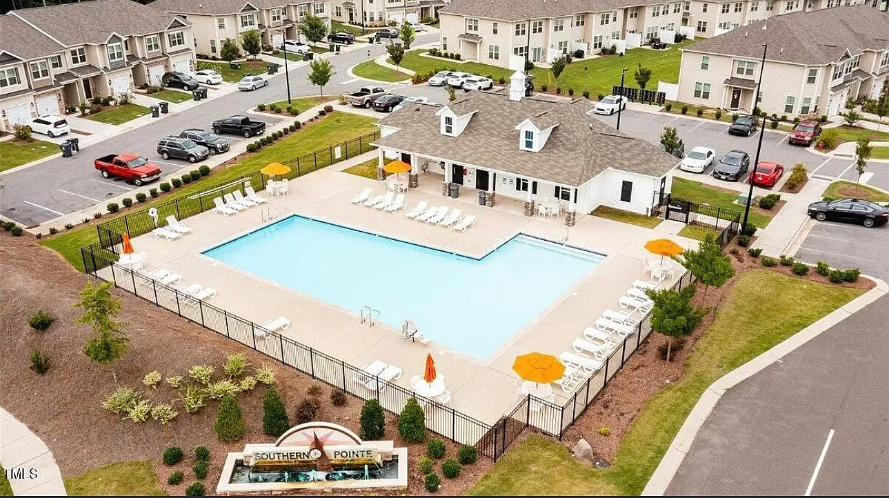 3 bed, 1744 sqft, $2,191 — Photo 3
