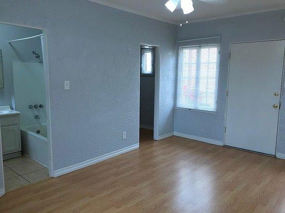 4th image of 607 N Occidental Blvd Unit 1/4