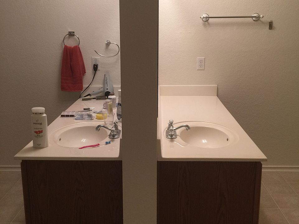 Master bath 2 separate sinks
