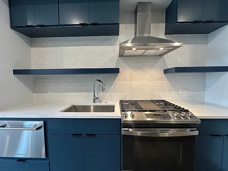 500 Merritt Ave #210 — Photo 11