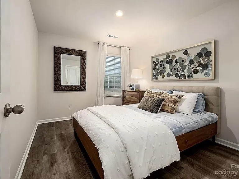 5637 Carrington Ct — Photo 17