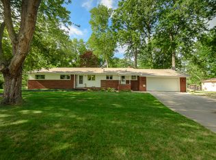 8034 Church Rd, Grosse Ile, MI 48138