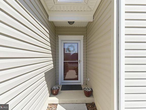 4th image of 16 Raccoon Ln