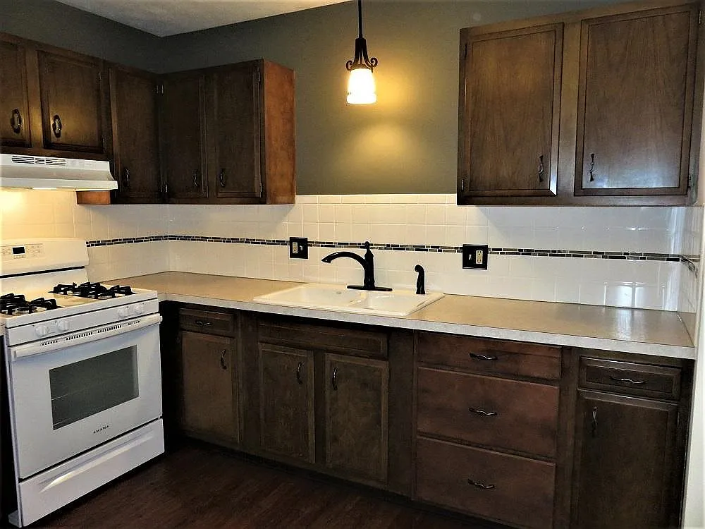 2 bed, 1000 sqft, $1,375 — Photo 2