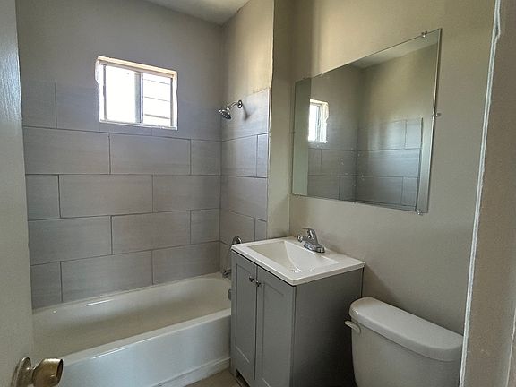 4th image of 1104 Cherry Ave #1104