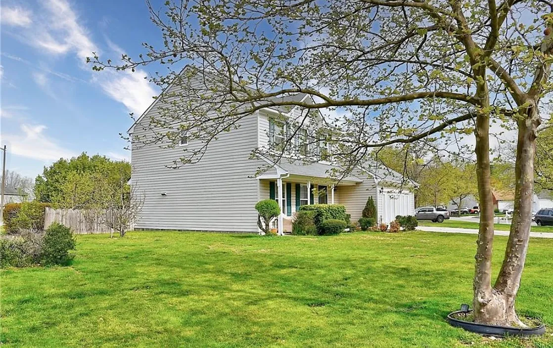 4 bed, 2074 sqft, $2,800 — Photo 4