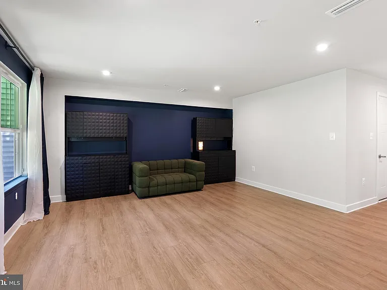 7903 Tanbridge Ln — Photo 8