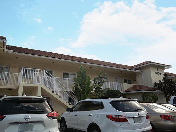 3rd image of 3430 Cypress Trl APT B201