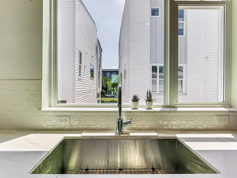 2805 McCurdy St #14 — Photo 13