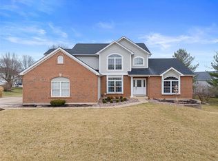 1469 Lake Knoll Dr, Lake Saint Louis, MO 63367