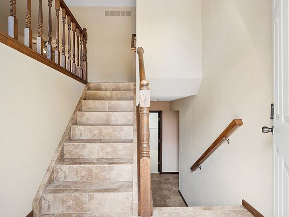 4th image of 851 Mockingbird Ct