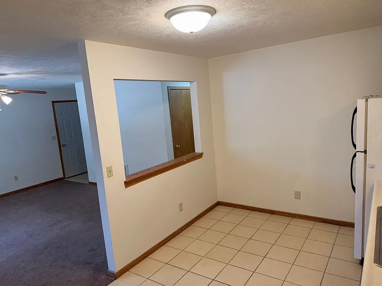 206 N Meek St #D — Photo 3
