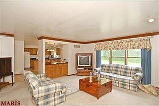 2nd image of 2060 Willow Trl