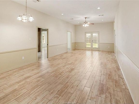5th image of 2613 Colony Vista Dr