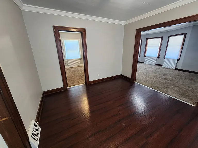10109 Richland Ave — Photo 6