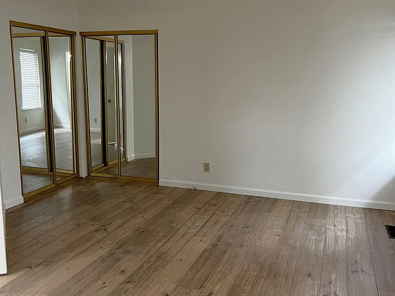 1141 Ambassador Dr — Photo 11