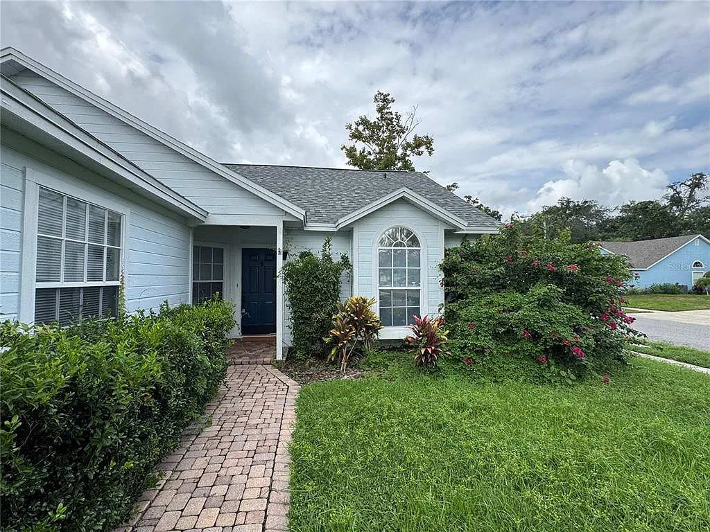 4 bed, 2.0 bath, 1598 sqft, $2,650 — Photo 3