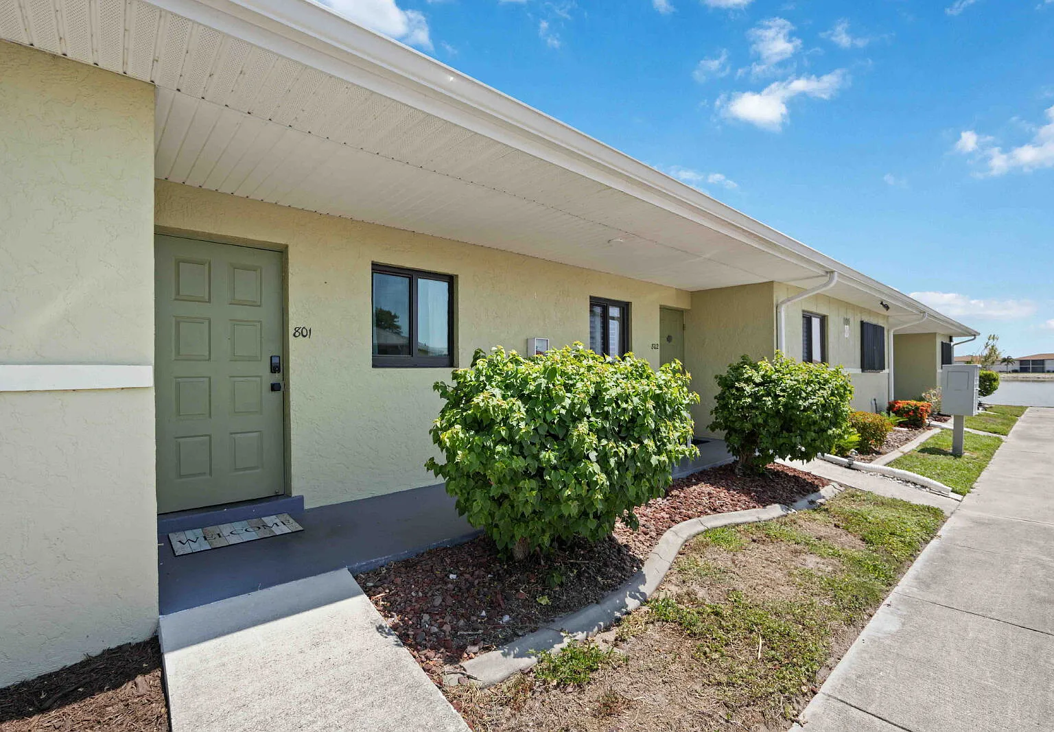 2 bed, 2.0 bath, 886 sqft, $3,000 — Photo 1