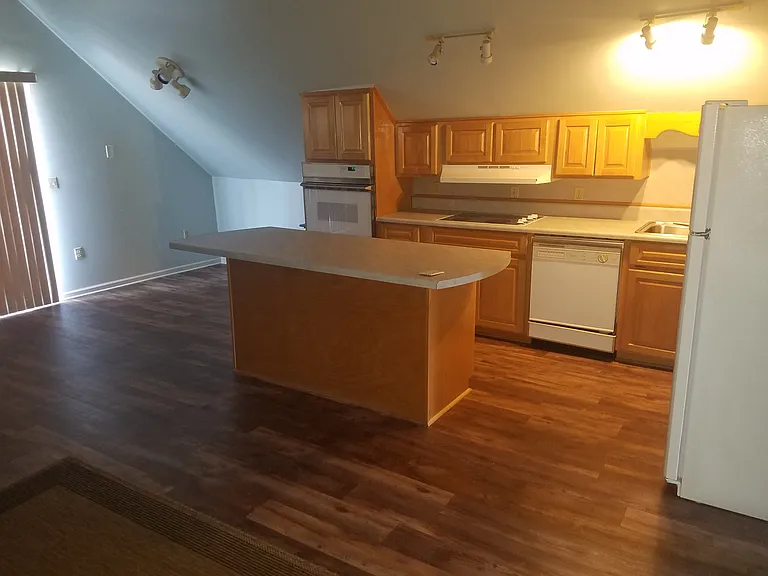 Kitchen/Dining area
