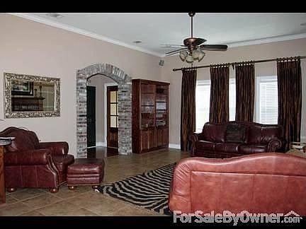 2nd image of 4804 Carolyn Cir