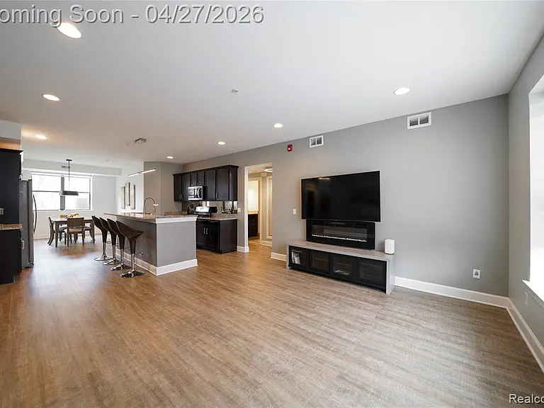 1230 Diamond Ct #E — Photo 12