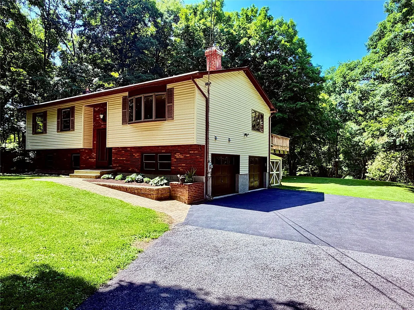 3 bed, 2.5 bath, 1924 sqft, $3,500 — Photo 2