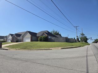 584 Clearwood Ave, Springdale, AR 72764