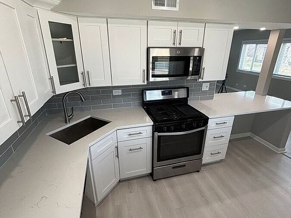 2nd image of 651 W Park Ave APT C