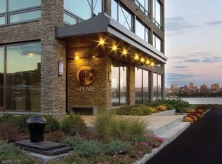 9 Somerset Ln UNIT 505, Edgewater, NJ