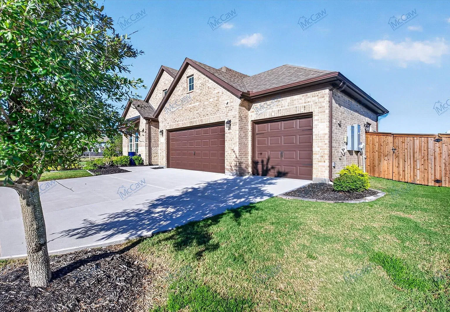 4 bed, 3.0 bath, 2406 sqft, $2,495 — Photo 3