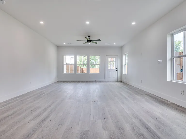 3413 Wendelkin St — Photo 3