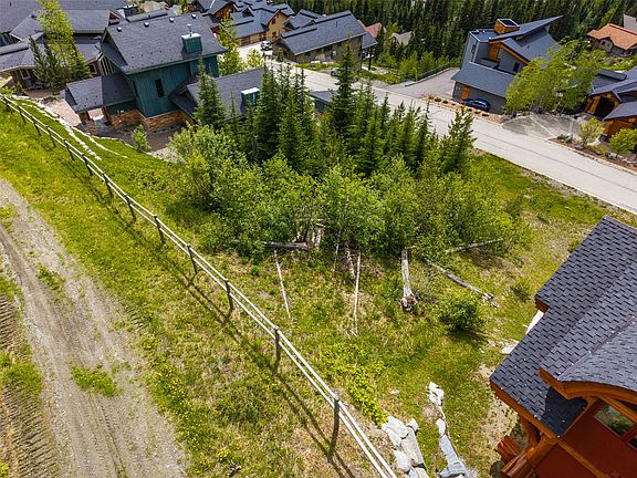 3rd image of 4246 Bella Vista Dr