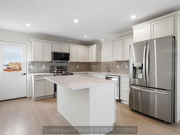 2nd image of 4315 Dawn St