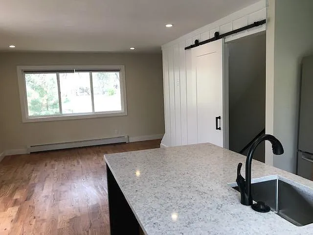 3 bed, 1250 sqft, $2,895 — Photo 4