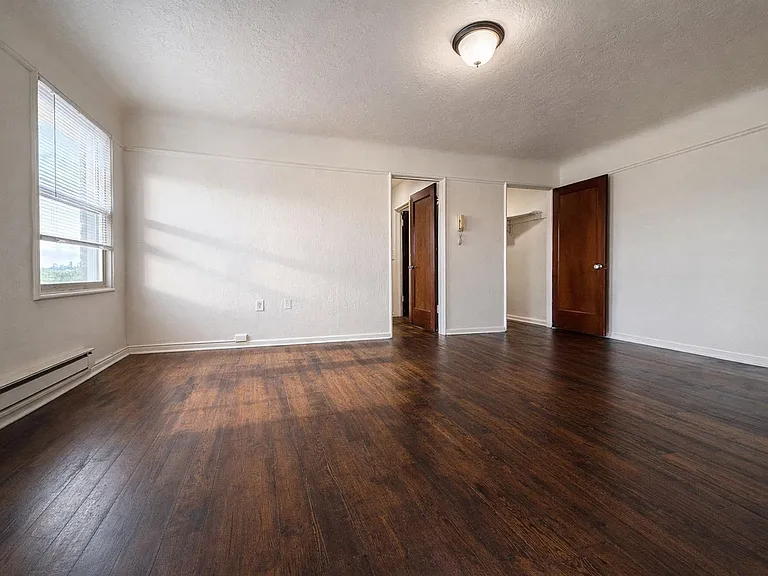 Preston Apartments — Photo 46