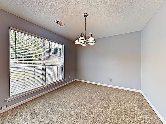 5th image of 589 Fernstone Trl