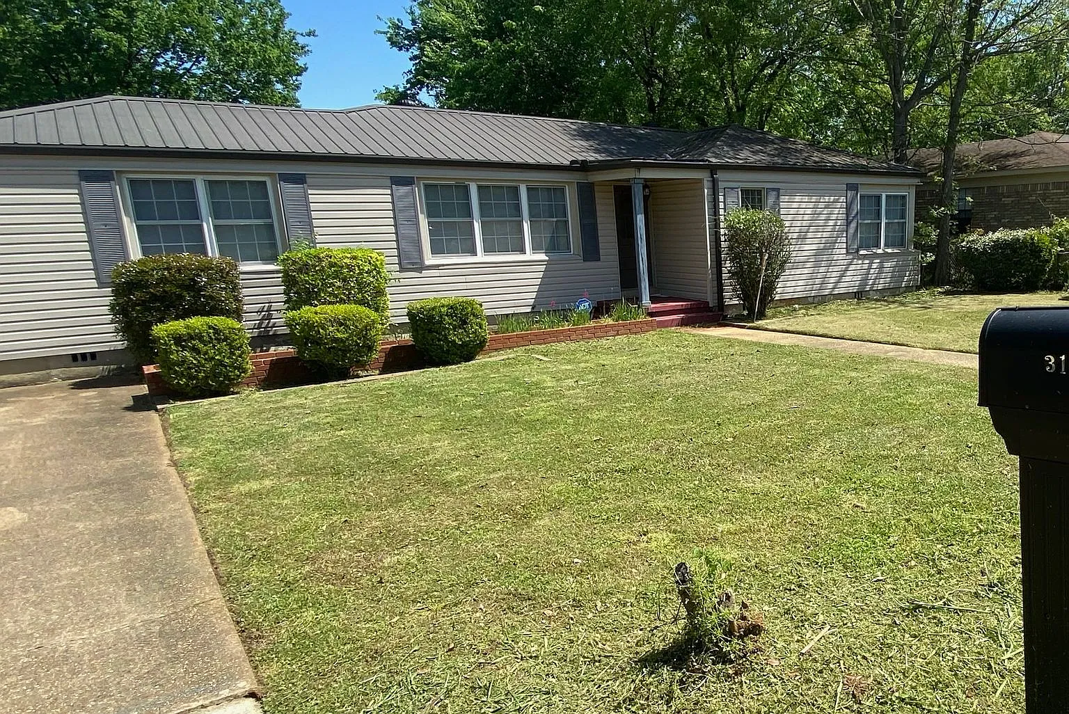 3 bed, 1 bath home, Only minutes away from The University of Alabama — Photo 1