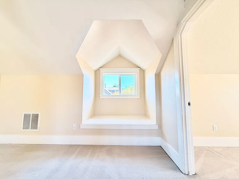 5319 NE 16th Ave — Photo 20
