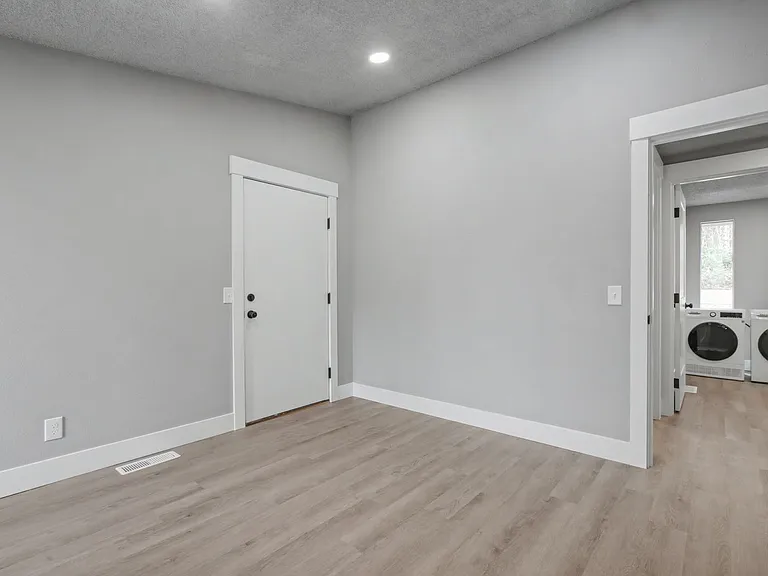 322 S Birch St — Photo 22