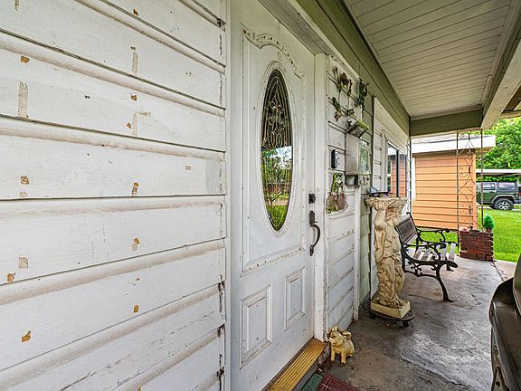 3rd image of 608 Alta Vista Dr