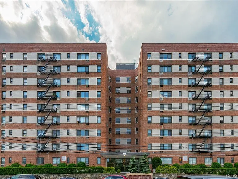 411 Bronx River Rd #2K — Photo 13