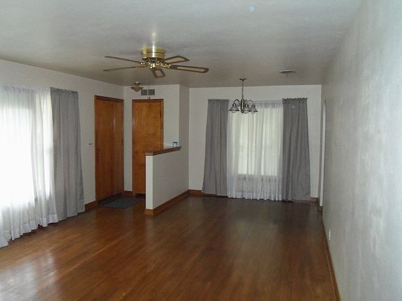5th image of 216 S Jackson St