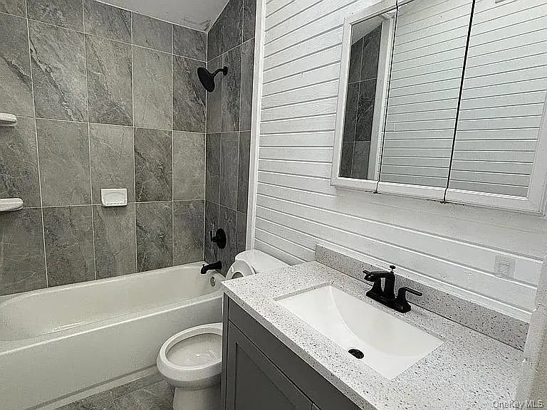 61 Montgomery Ave — Photo 11