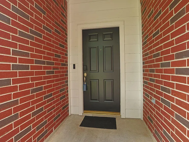 9318 Castlegap Dr — Photo 2