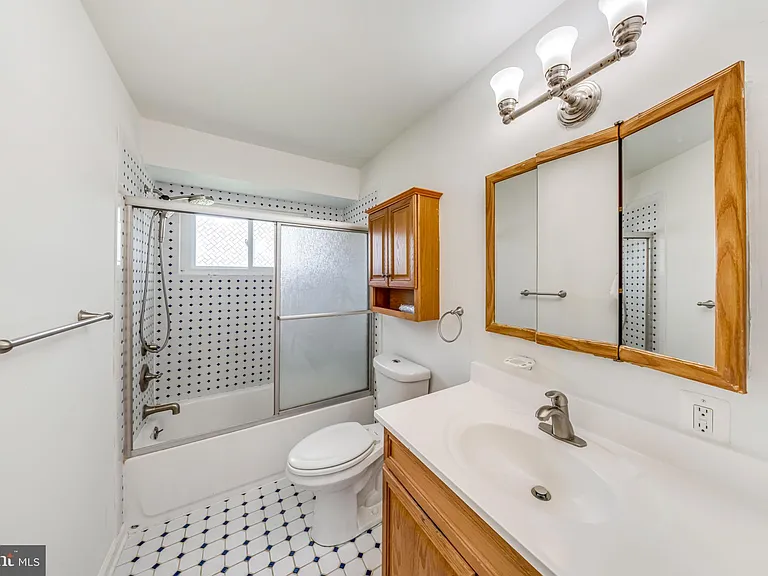 7411 Tillman Dr — Photo 31