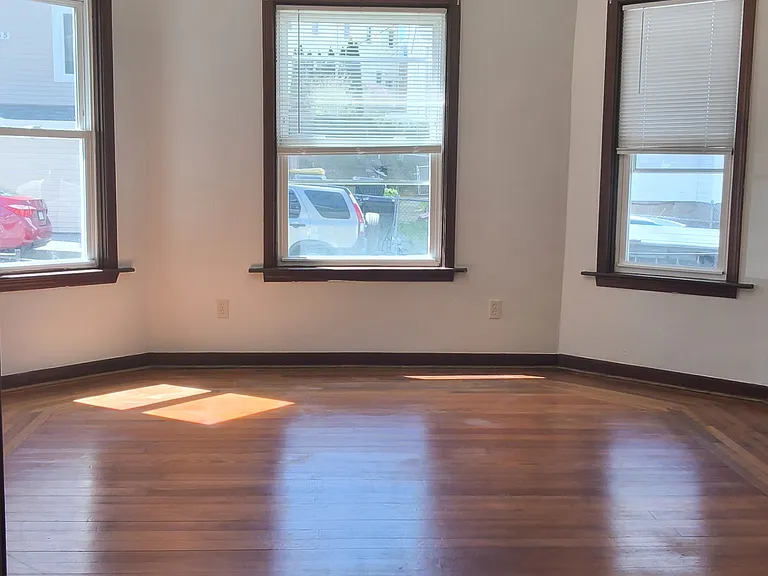 560 William St #1 — Photo 1