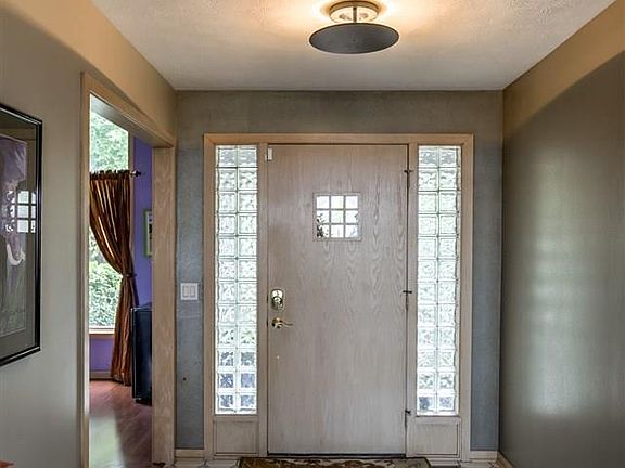 3rd image of 12926 Eagle Run Dr